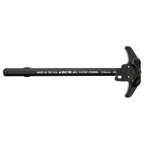 Der BCM MK2 Charging Handle bietet eine verbesserte Gasableitung, ein schnittfreies Design und eine robuste, beidhändige Bedienung für maximale Effizienz.