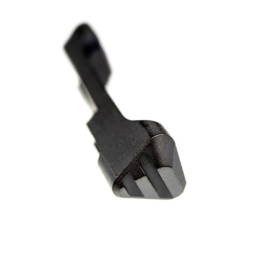 Erlebe mit dem Tyrant CNC Extended Magazine Release für die Sig Sauer P320 eine verbesserte Ergonomie, robuste Bauweise und beidhändige Bedienung für schnelles Nachladen.