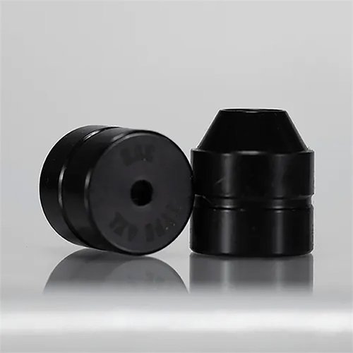 Die INFINITY APS Die ist die einzige Hülsenpressen-Setzdie, die du jemals brauchst, um präzise Munition von 223 Remington bis 338 Lapua Magnum zu laden.