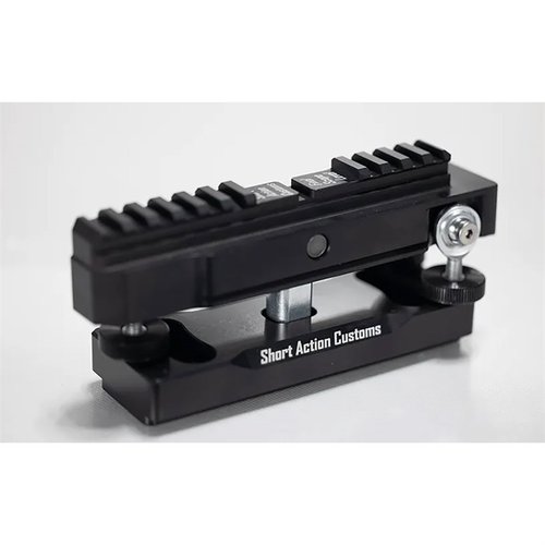 Mit dem Final Scope Level Accessory Kit erhältst du die perfekte Ausrüstung für präzises Scope Leveling, inklusive Starrett Bubble Level, Carabiner und Paracord.