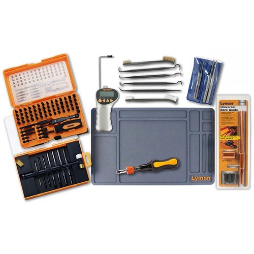 Das Ultimate Gunsmith Kit von Lyman bietet dir alle wichtigen Werkzeuge, einschließlich Hammer, Schraubendreher und digitale Messgeräte, für professionelle Waffenpflege.
