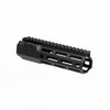 Der MOD 4 Handguard von Aero Precision bietet eine robuste 6061-T6 Aluminiumkonstruktion, M-LOK™-Kompatibilität und vier verstärkte QD-Befestigungspunkte für maximale Anpassung.