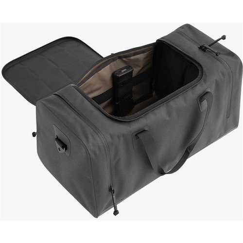 Die MAGPUL DAKA RANGE BAG 40L ist extrem robust, wetterfest und bietet viel Platz für dein Gear, inklusive cleverer Fächer für Magazine und Zubehör.