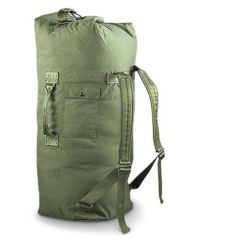Die US MADE TWO STRAP NYLON CORDURA DUFFLE BAG bietet strapazierfähiges Cordura-Nylon, gepolsterte Schultergurte und ein praktisches Außenfach für schnellen Zugriff.