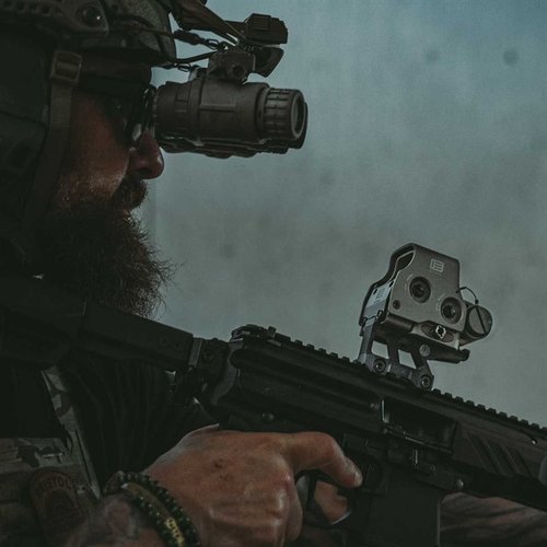 Die LERNA Optic Mount Kit für EOTECH® XPS bietet eine erhöhte Optik für bessere Zielerkennung, mehr Beweglichkeit und erhöhte Situationswahrnehmung.