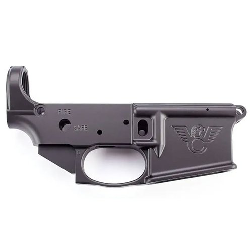 Der Wilson Combat AR-15 Lower Receiver aus 7075-T6 Aluminium bietet eine geschlossene Abzugsschutz, ist anodisiert und ideal für deinen zuverlässigen Waffenbau.