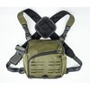 Der ACHRO™ Chest Pack & Harness bietet dir robusten, anpassbaren Komfort, schnellen Zugriff auf deine Waffe und viel Stauraum für dein essentielles Gear.
