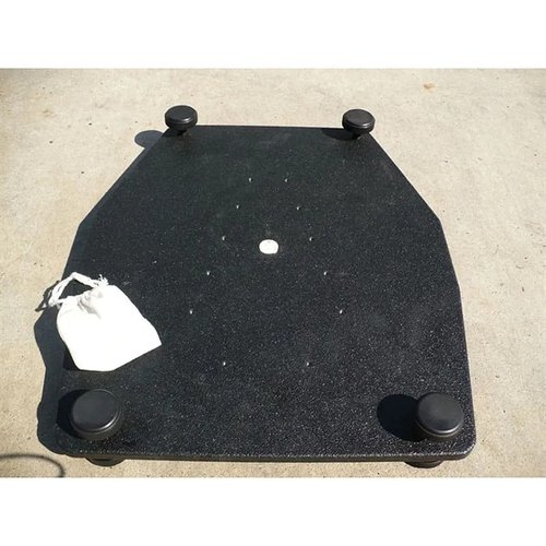 Die Ransom Master Series Base Plate bietet eine stabile Basis für deinen Combo Rest, mit 4 höhenverstellbaren Knöpfen und einfacher Montage an jedem Schießtisch.