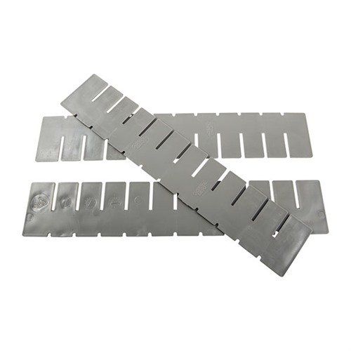 Die POLY BENCH BOX COVERS schützen deine Boxen mit klaren Abdeckungen, während die Dividers in 3-Paks helfen, deine Ausrüstung ordentlich zu organisieren.