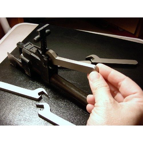 Der AK47 Campy Bob Sight Tool von Power Custom erleichtert die Installation und Entfernung der Rücksicht für AK-47 und SKS, ohne sich die Daumen zu verletzen.