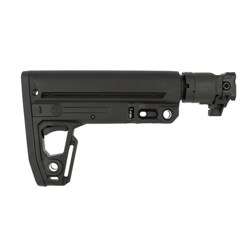 Der MPX/MCX M4 Style Folding Stock von SIG SAUER lässt sich einfach über die 1913-Schnittstelle installieren und bietet dir eine flexible, kompakte Lösung in Schwarz.