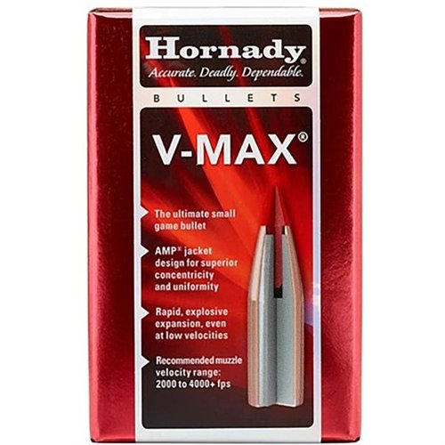 Die Hornady V-Max Geschosse bieten eine Polymer-Spitze und ein aerodynamisches Design für flache Flugbahnen sowie explosive Expansion selbst bei niedrigen Geschwindigkeiten.