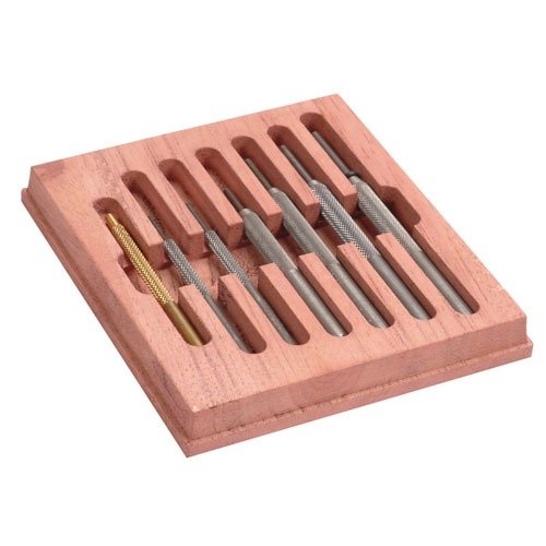 Das LYMAN Gunsmith Punch Set bietet hochwertige Stahlstempel mit gehärteten Spitzen und geriffelten Griffen. Ideal für präzises Arbeiten an deinen Waffen!