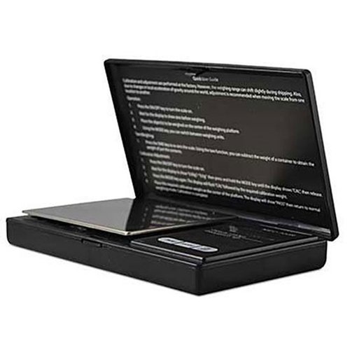 Mit dem Reloading Scale Kit von MEC Reloading erhältst du eine präzise Waage mit 100g Kapazität und 0,1 Grain Auflösung für konsistente Ladegewichte.