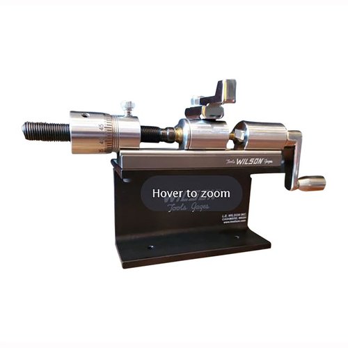 Das Wilson Case Length Micro Trimmer Kit bietet eine präzise Mikrometer-Einstellung, langlebige Edelstahl-Oberflächen und ist ideal zum Trimmen von .17 - .45 Kaliber Hülsen.