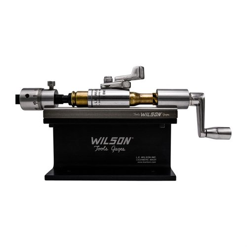 Das L.E. Wilson .50 BMG Microstop Case Trimmer Kit bietet präzises Trimmen, eine längere Basis für große Patronen und alles, was du für qualitativ hochwertiges Nachladen brauchst.