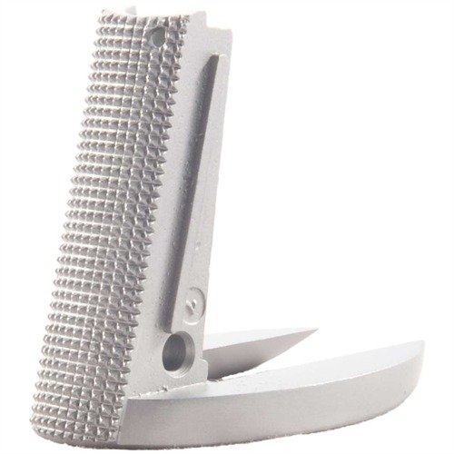 Der 1911 Mainspring Housing mit Magwell bietet eine 100% größere Öffnung für schnellere Magazinwechsel und verbessert die Griffkontrolle durch extra definiertes Checkering.