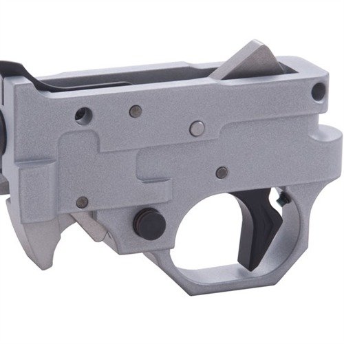 Der RUGER® 10/22® TRIGGER GUARD 2000 bietet eine präzise, saubere Abzugsauslösung mit CNC-gefertigtem Gehäuse und optimierten Komponenten für beste Leistung.