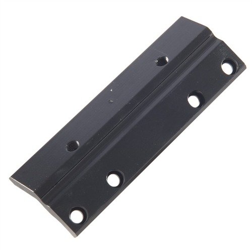 Die #1 Side Mount Base von WEAVER bietet zusätzlichen Platz für Bolt-Handles, erleichtert das Laden und die Auswurf und passt perfekt zu deinen Scopes.