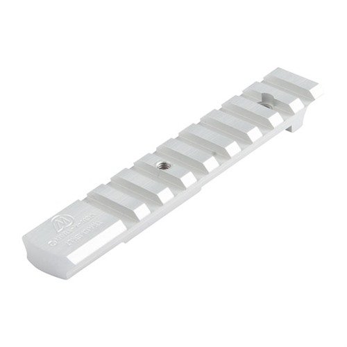 Die TAURUS TRACKER SCOPE MOUNT von WEIGAND COMBAT ist präzise aus Aluminium gefertigt, ermöglicht die Montage von Scopes und bietet einen stabilen Halt ohne Bohren.