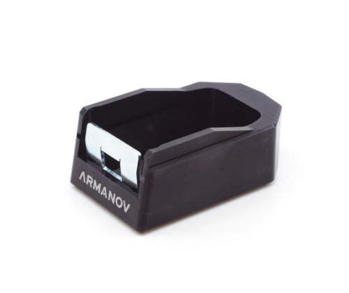 Mit dem Armanov Magazine Pad für die AREX Delta Spider Line kannst du +2 Runden hinzufügen, besitzt eine aggressive Spider Line Textur und eine einfache, werkzeuglose Reinigung.