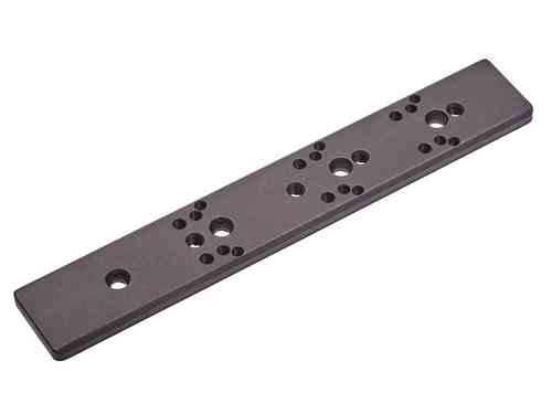 Die Universal Red Dot Mount von VOLQUARTSEN bietet stabile Montagemöglichkeiten für beliebte Optiken und passt perfekt zu Ultralite Rifles und Replacement Receivern.