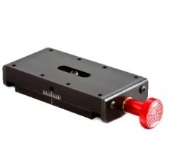 Die RANSOM Windage Adjustable Bag Plate ermöglicht präzise Anpassungen für optimale Stabilität beim Schießen und verbessert deine Zielgenauigkeit erheblich.