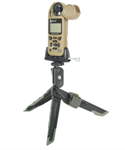 Der Kestrel Ultrapod Tripod mit Clamp bietet dir Stabilität und Flexibilität für deine Aufnahmen, ideal für Outdoor-Aktivitäten und Schießsport.